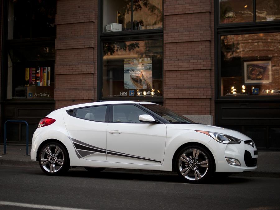  Hyundai Veloster 2011 года  (US) (фото 11 из 30)
